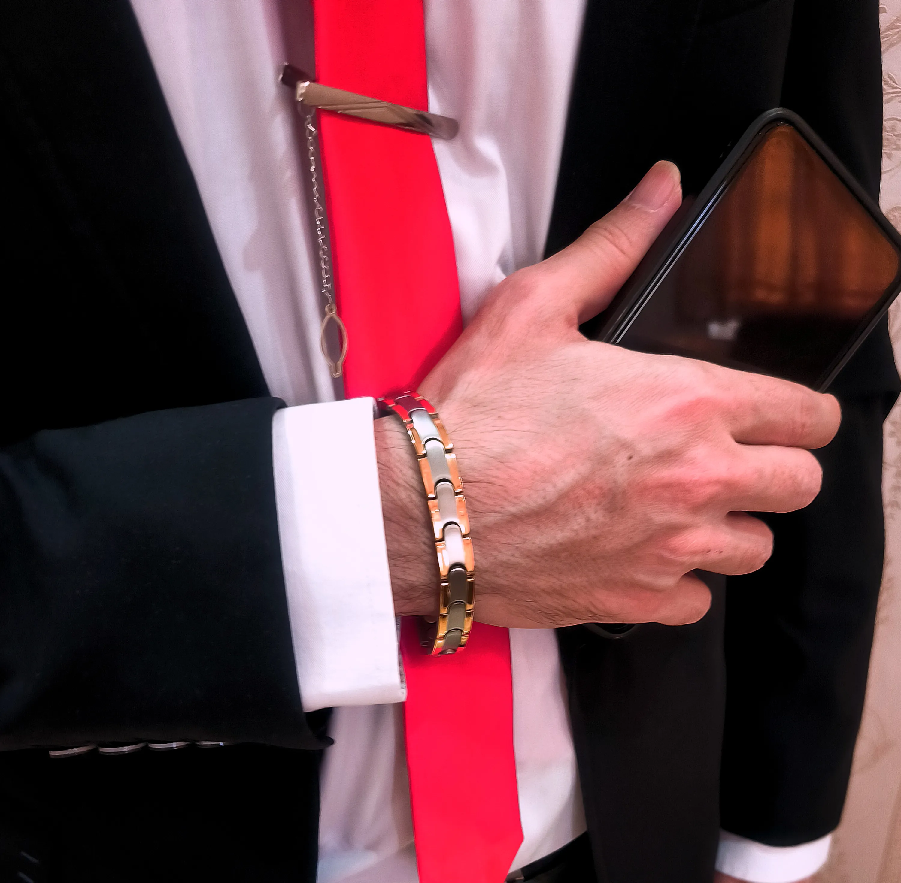 خاصیت دستبند مغناطیسی