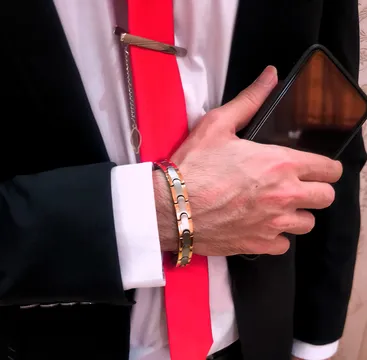 خاصیت دستبند مغناطیسی