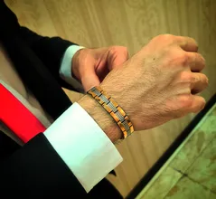 دستبند مغناطیسی فواید